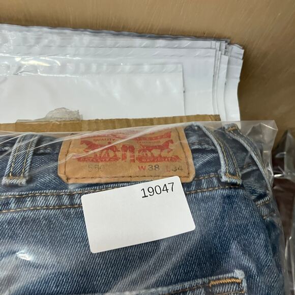 Levi's Jeans Mens Size 38x34 Blue Straight Leg Relaxed Fit Denim Classic Pants - Picture 11 of 11